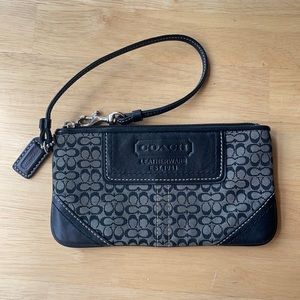 Vintage Coach Wristlet in Signature C
